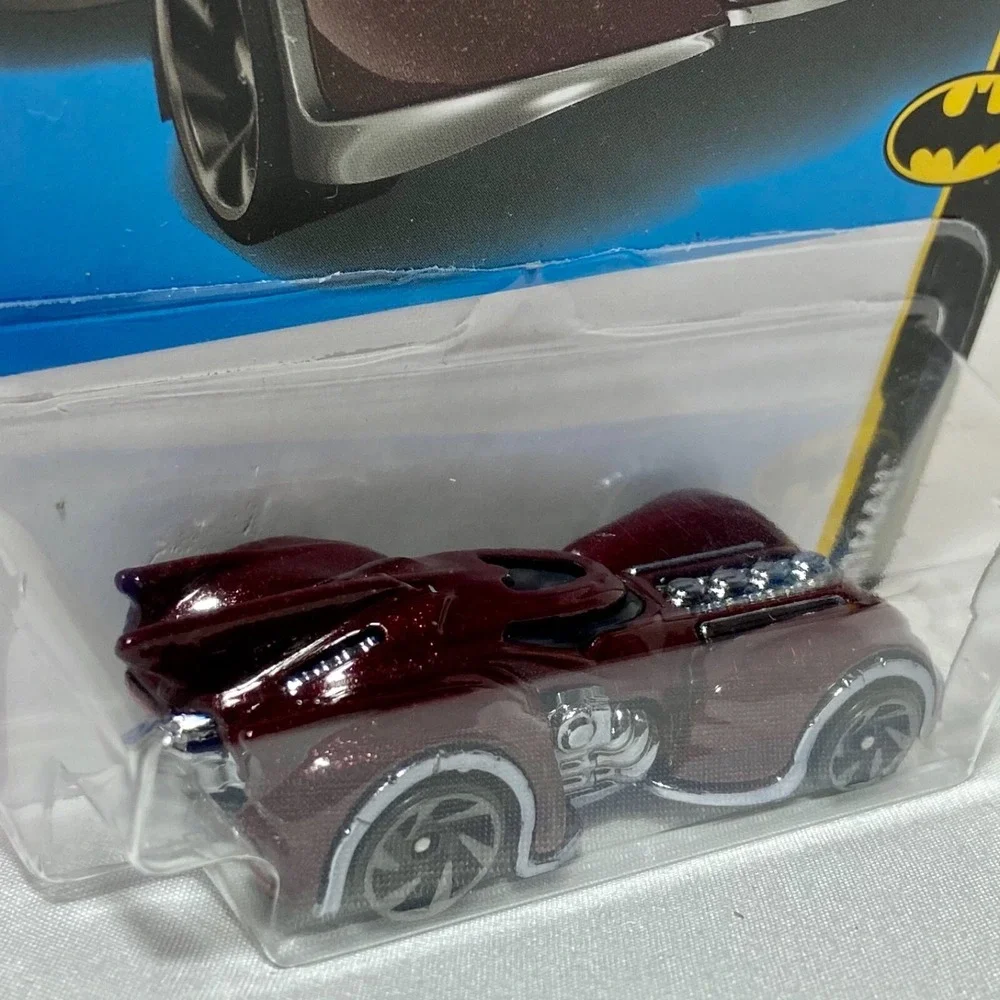 Hot Wheels Batman Arkham Asylum Batmobile 32/250 Batman 2/5 Brown 1:64 NIP 2022